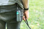 KONG® Beutelspender HANDIPOD-Produktreihe für Hunde MINI Taschenlampe + 10 Tüten