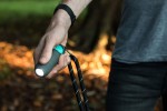 KONG® Beutelspender HANDIPOD-Produktreihe für Hunde MINI Taschenlampe + 10 Tüten