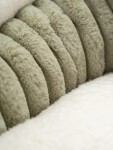 TRENDPET Bett YUKI Grün Breitcord-Optik extradick hochflorig für kleine Hunde und Katzen