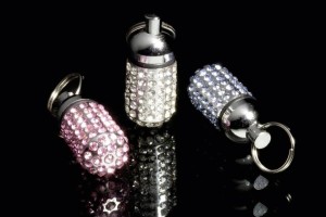 KARLIE Identifikation ADRESSTUBEN STRASS 30x12mm für Hunde & Katzen